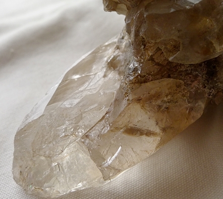 水晶　原石　内包物 インクルージョン水晶原石（内包物あり）